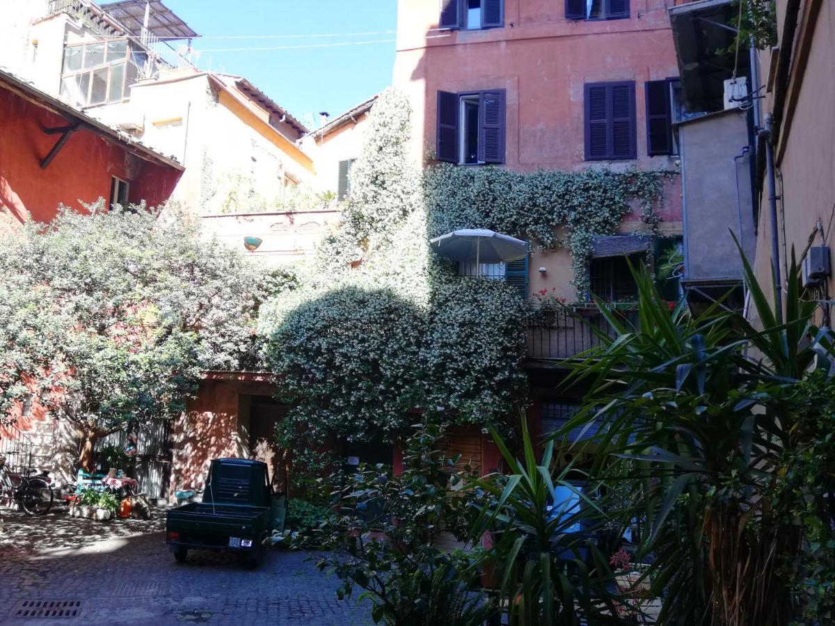 Apartments Campo De Fiori Ρώμη Εξωτερικό φωτογραφία